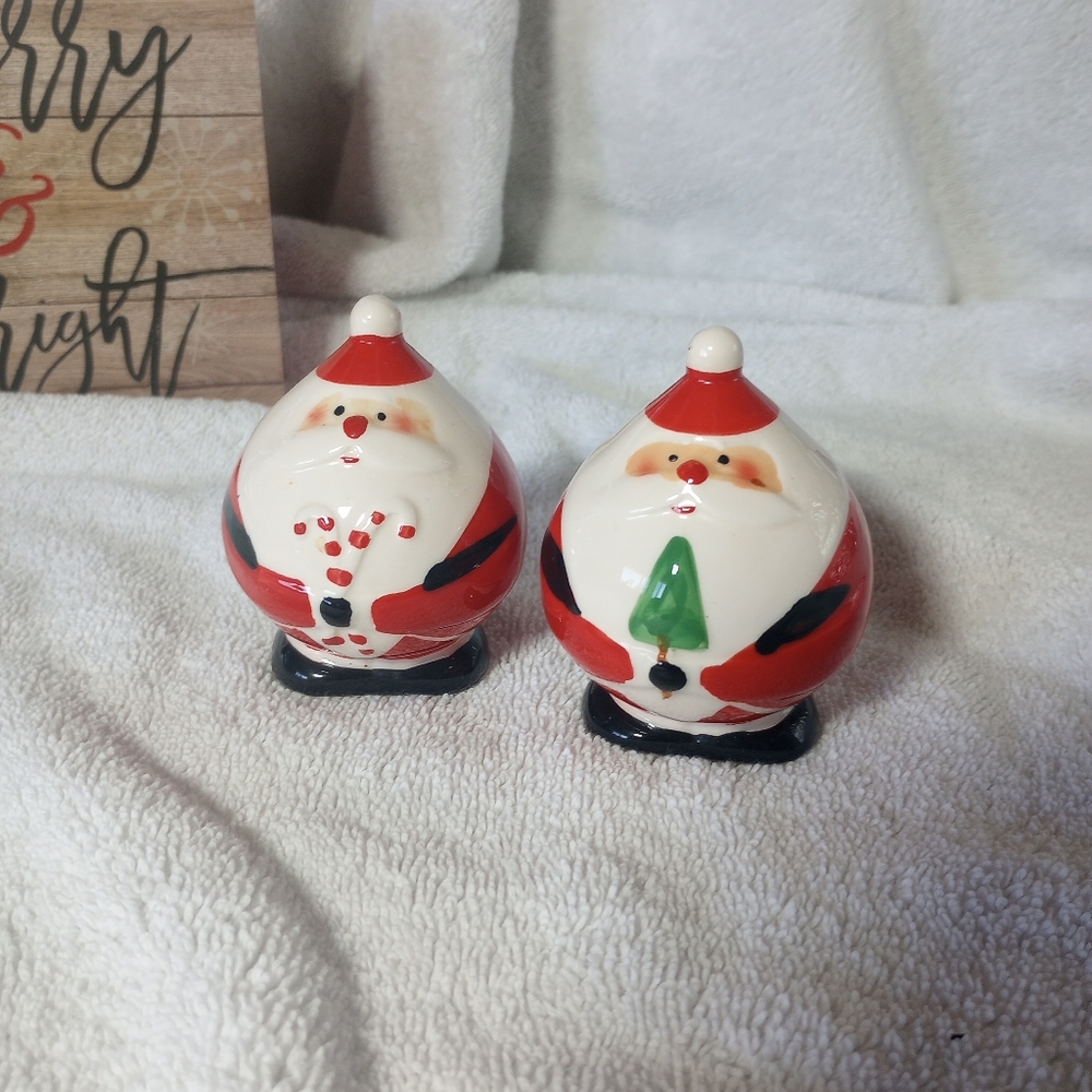 Kitschy Santa Claus Holiday Salt & Pepper Shakers Christmas Tree Candy Cane VTG